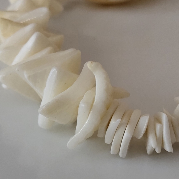 Vintage Mother of Pearl and Puka Shell Necklace - Picture 5 of 16